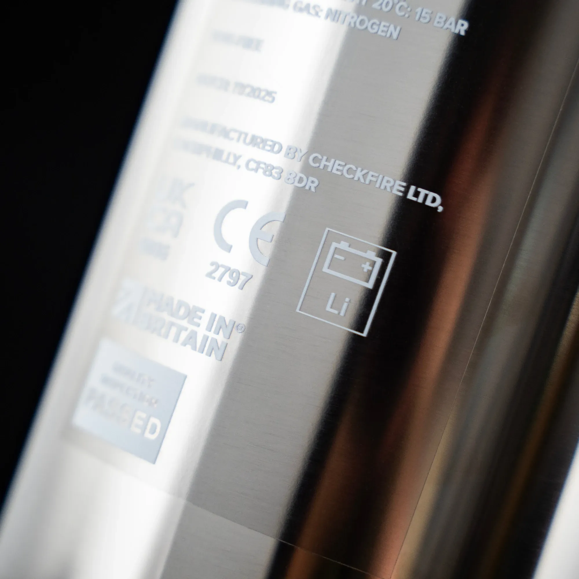 6ltr-stainless-steel-lfx-lithium-ion-battery-fire-extinguisher-close-up.webp